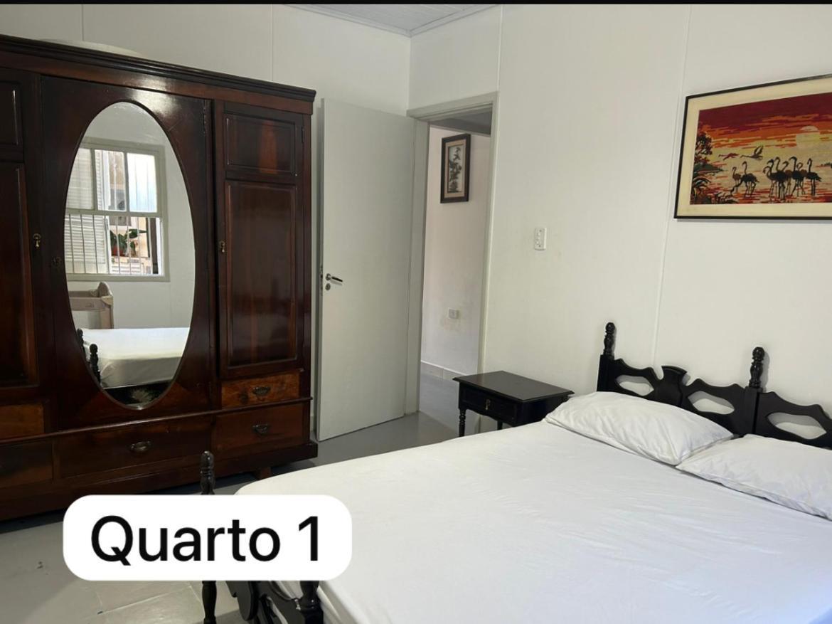 Casa De Praia Em Guaruja A 200 Metros Do Mar Esterno foto
