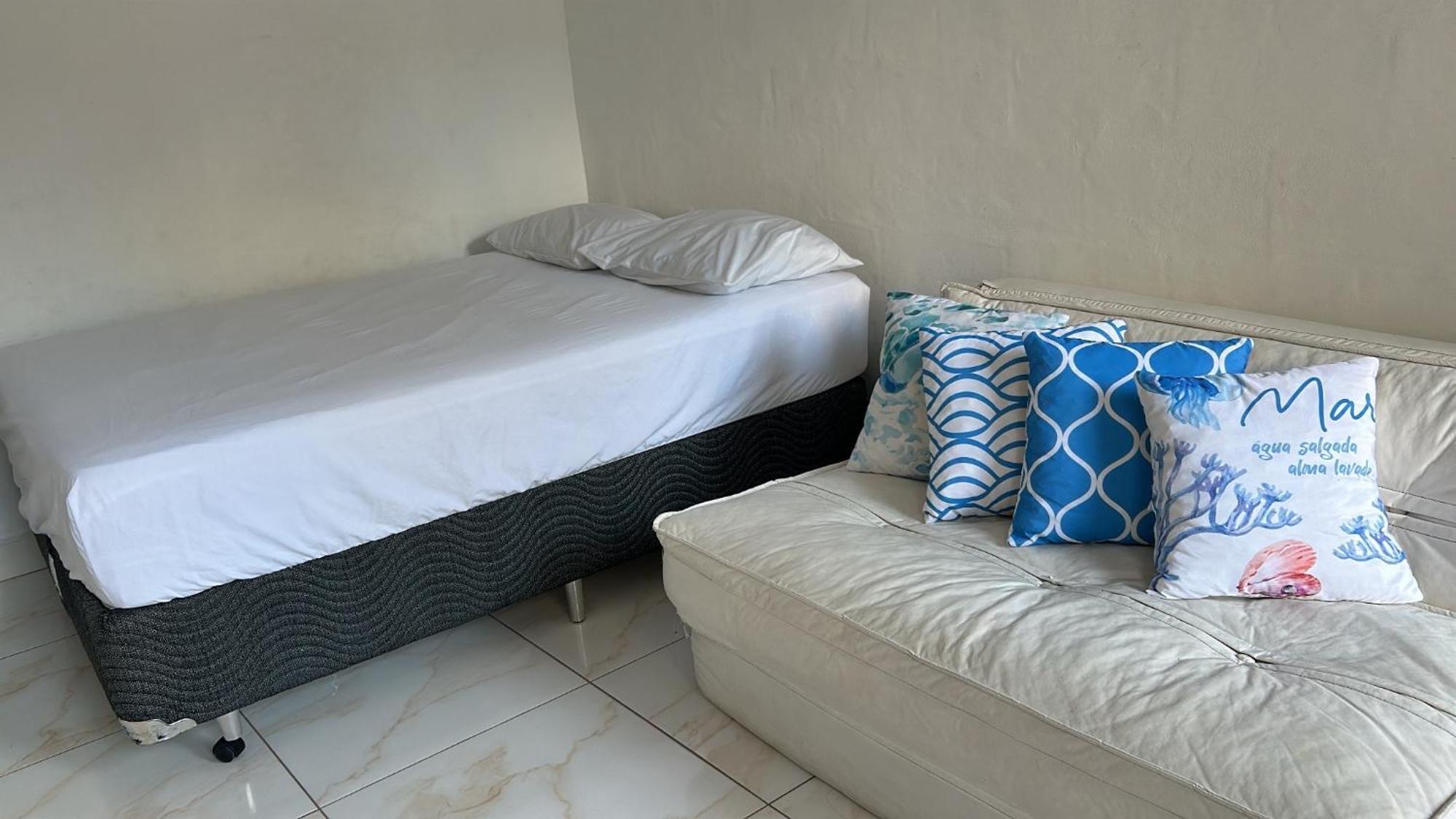 Casa De Praia Em Guaruja A 200 Metros Do Mar Esterno foto